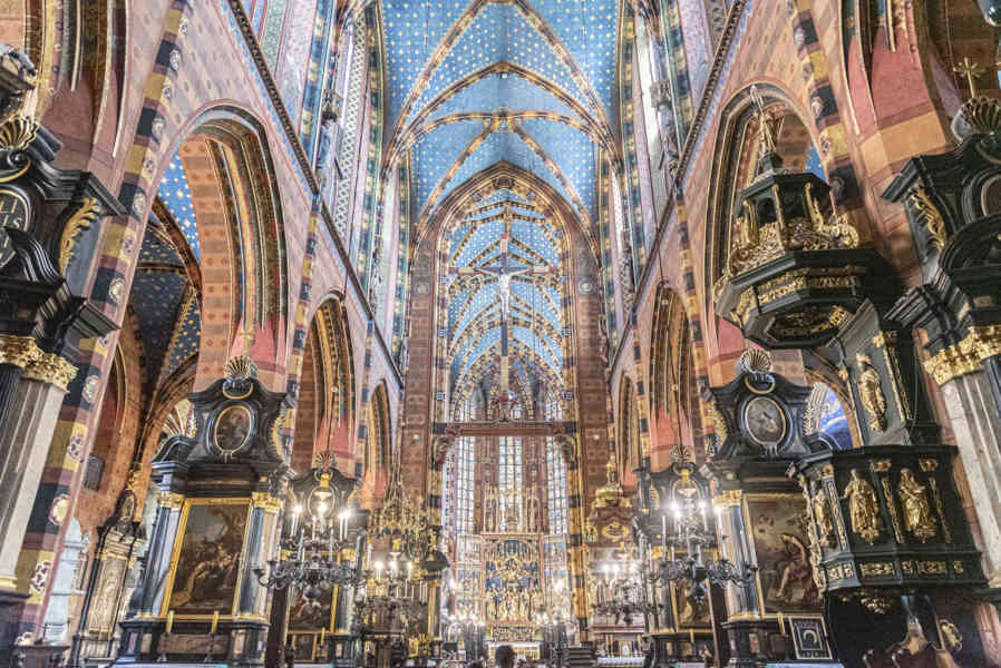 Polonia - Cracovia 025 - basílica de Santa María.jpg